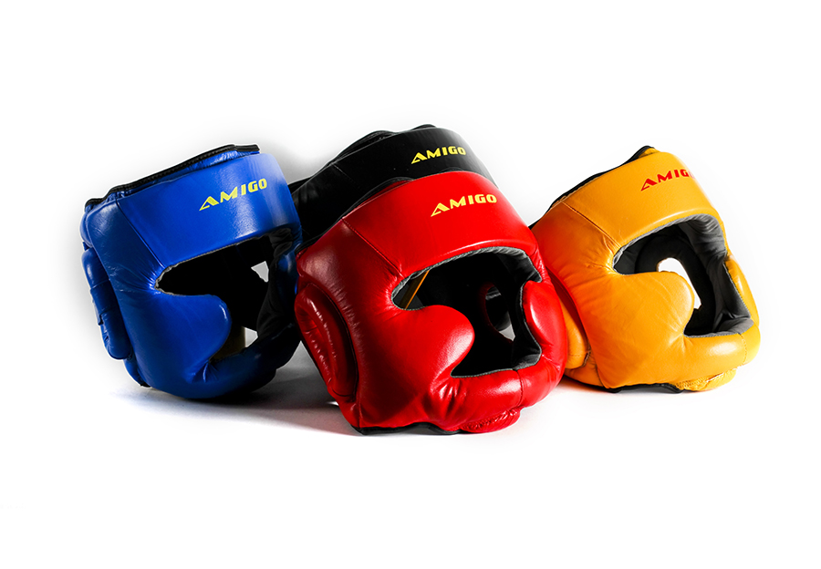 Шлем бокс AMIGO тренир с защитой скул